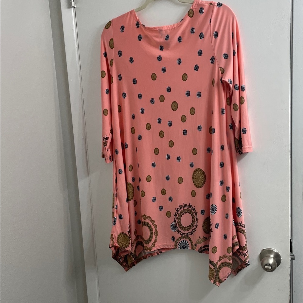 White Mark Coral Patterned Tunic - Picture 3 of 9